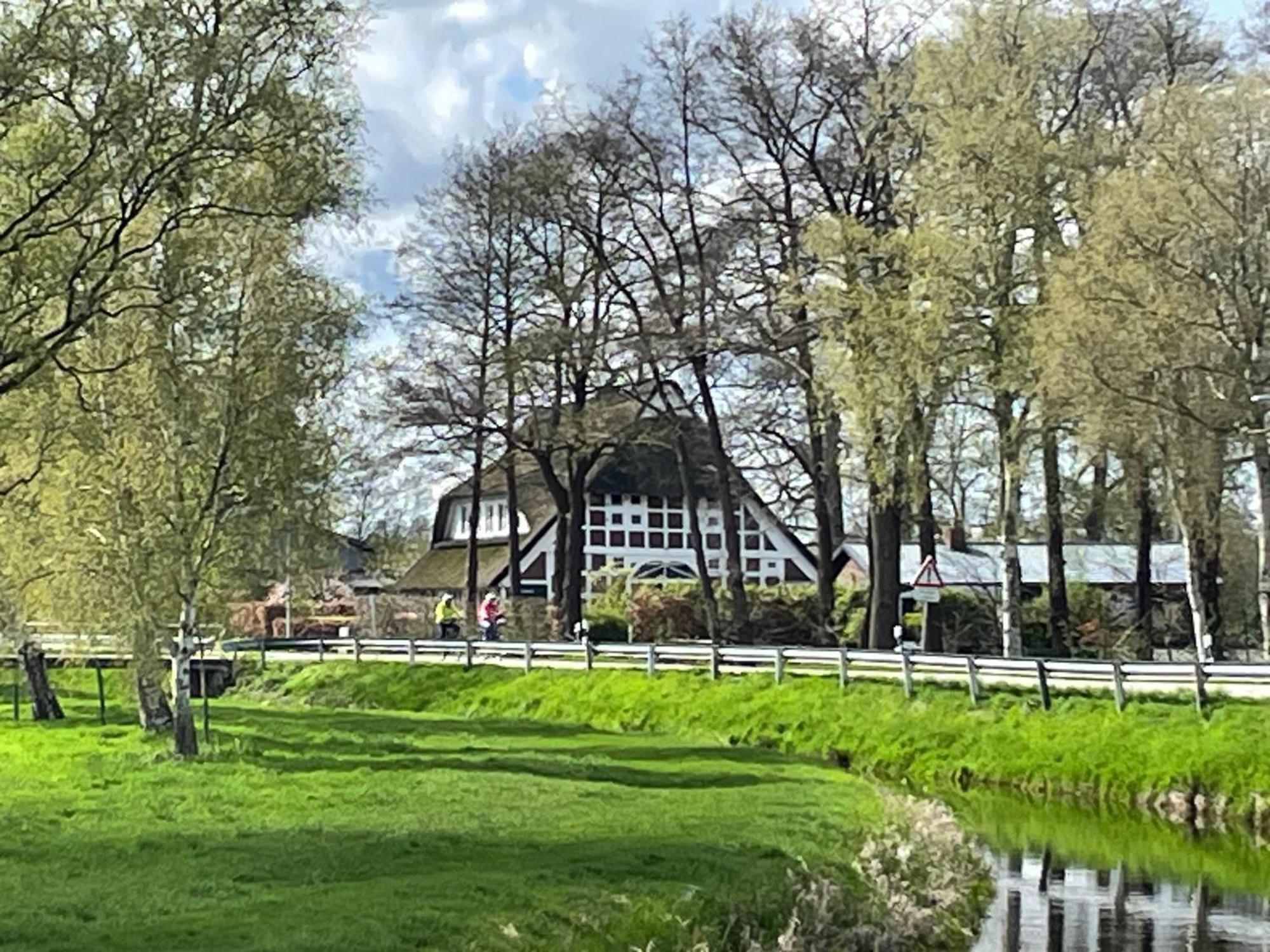 Altes Landhaus Oste, Klavier Appartement, 2 Zimmer Mit Kamin Hemmoor Exterior foto